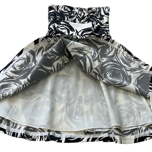 White House Black Market Fit and Flare Strapless Cocktail Party Dress Size 0 - Picture 8 of 8